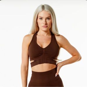 STRATUS BRA - RICH BROWN - LARGE runs small fits as a small- medium